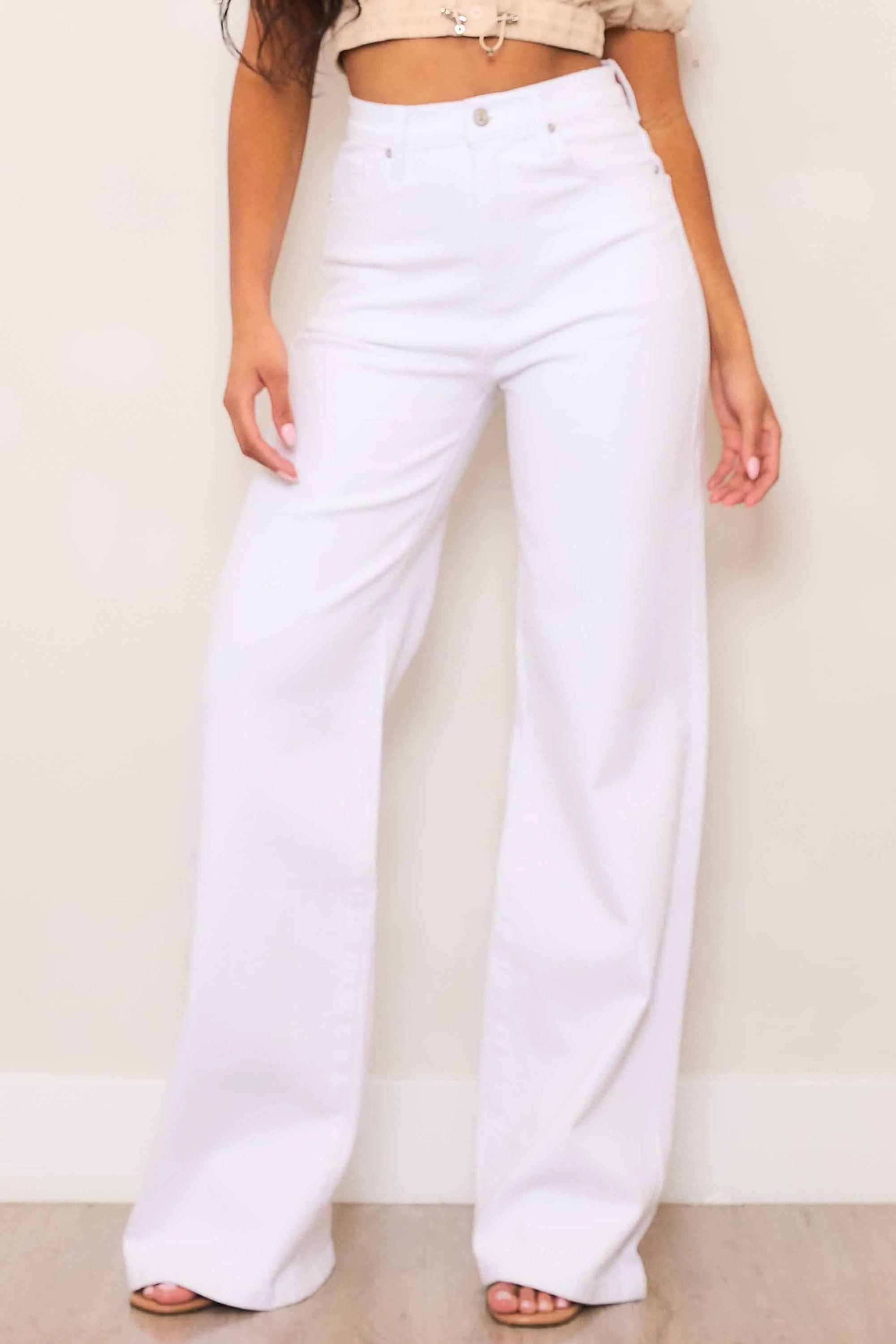 High-Rise Essential Wide Leg Jeans