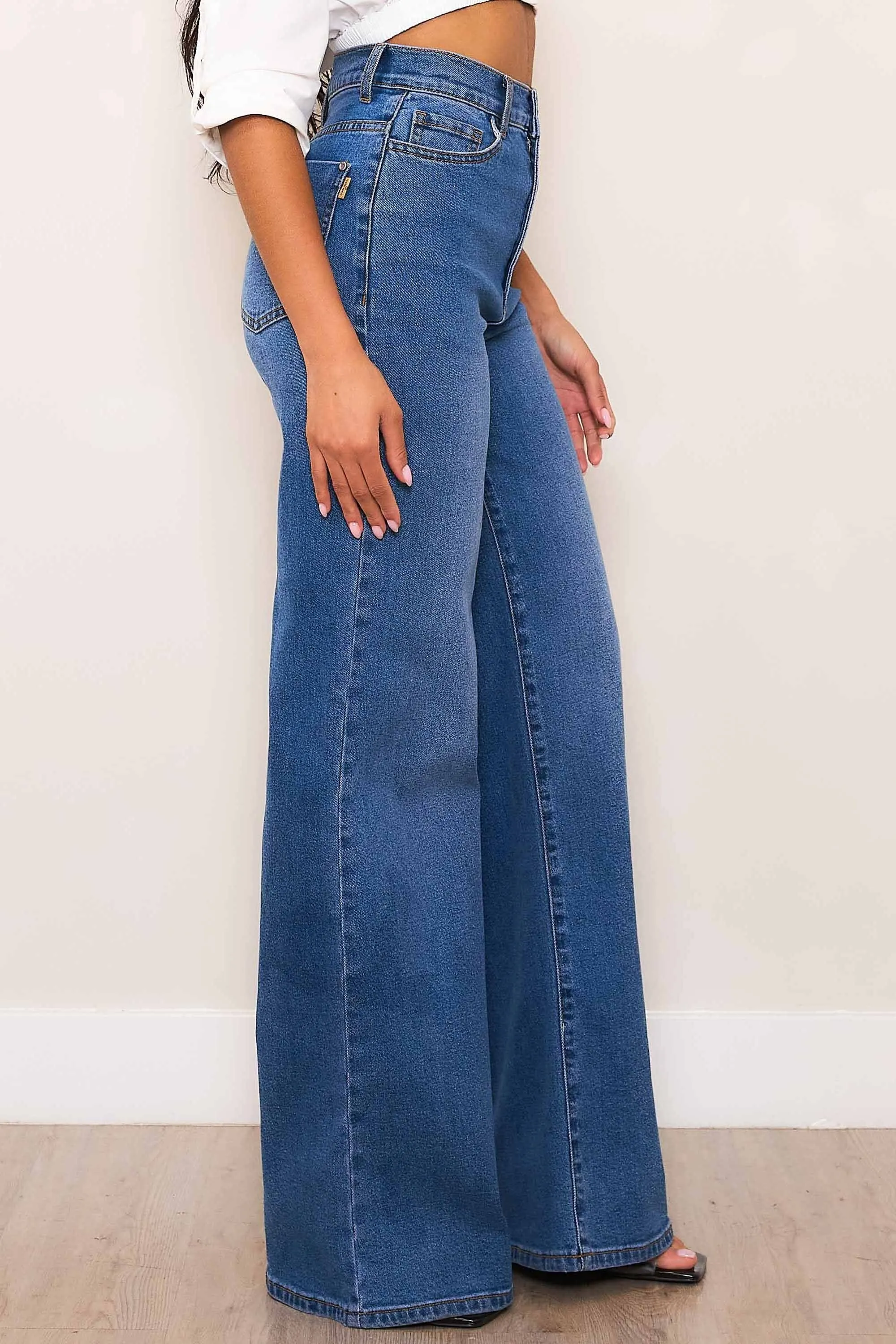 High-Rise Essential Wide Leg Jeans