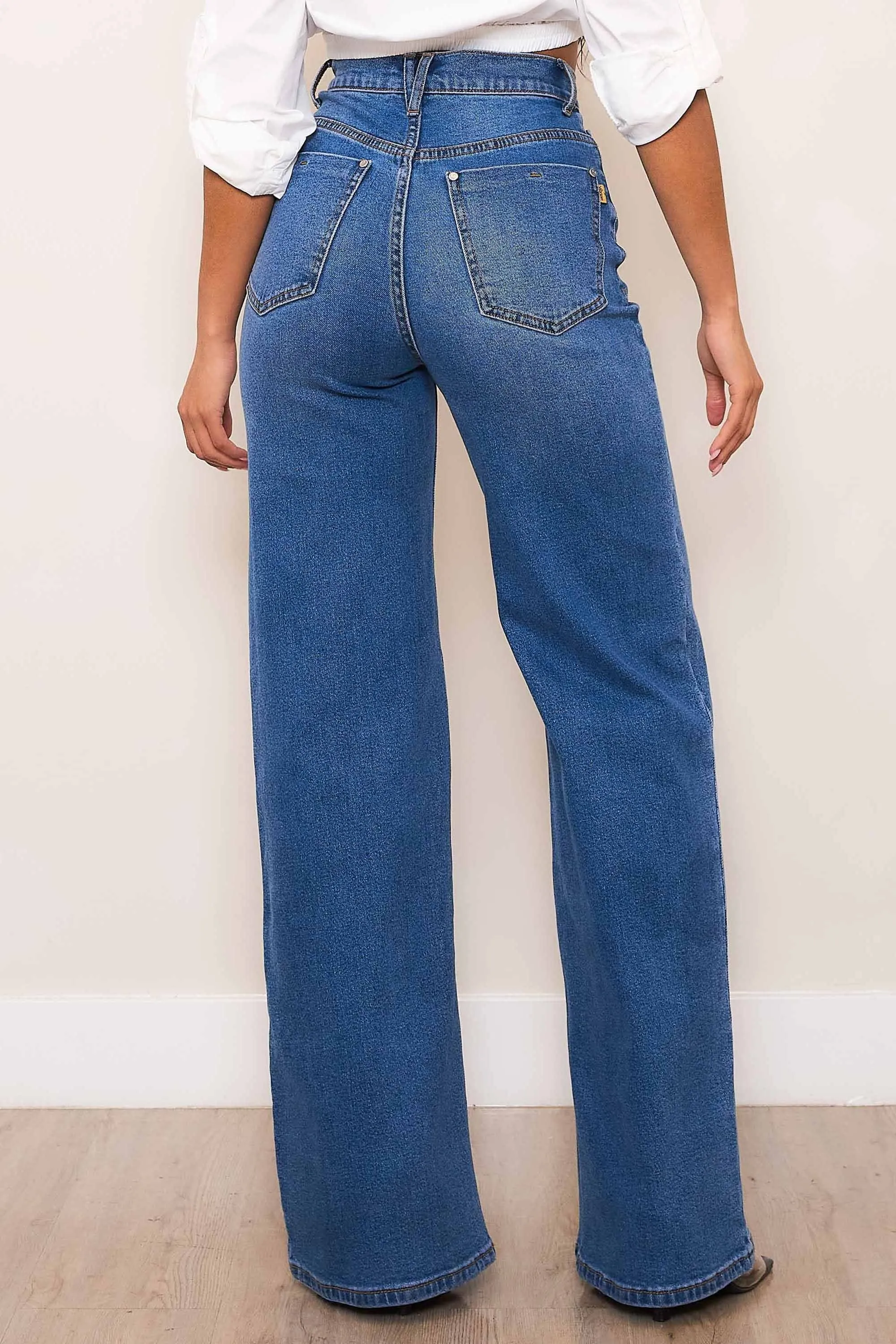 High-Rise Essential Wide Leg Jeans