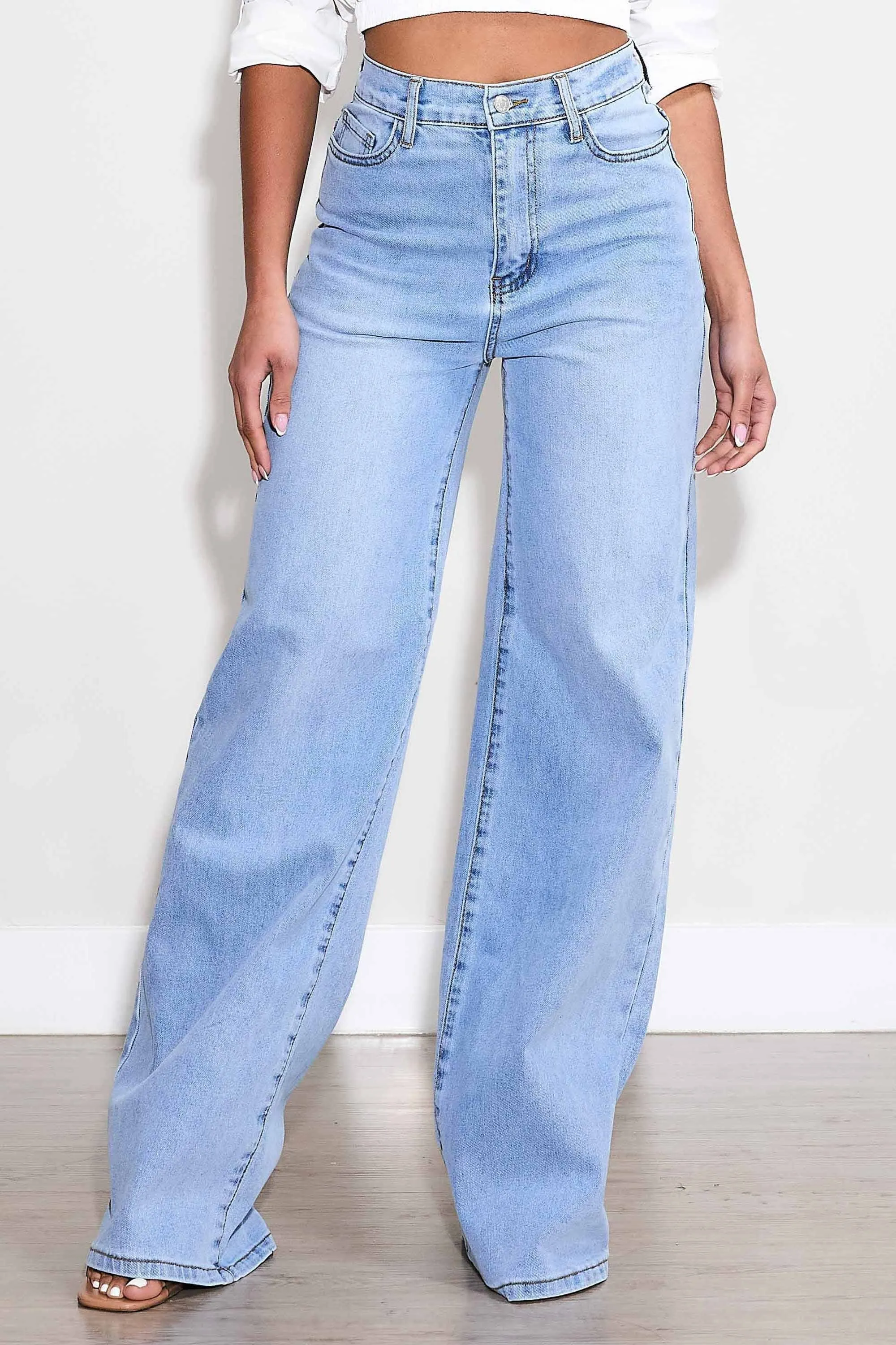 High-Rise Essential Wide Leg Jeans