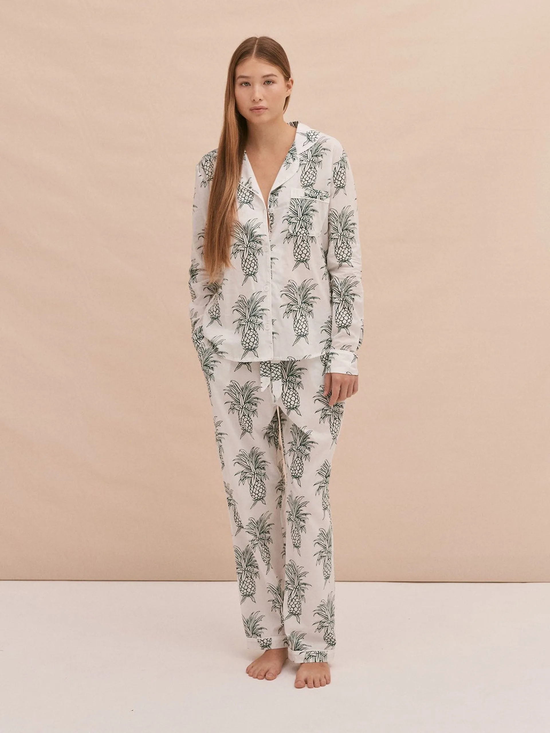 Long pyjama set howie pineapple print in white and green